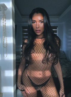 Sofie Fox ( gf outside bf in bed ) - Acompañantes transexual in Manila Photo 30 of 30