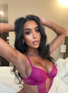 Sofie Fox ( gf outside bf in bed ) - Transsexual escort in Singapore Photo 29 of 30