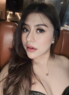 Sofie - escort in Singapore Photo 1 of 5