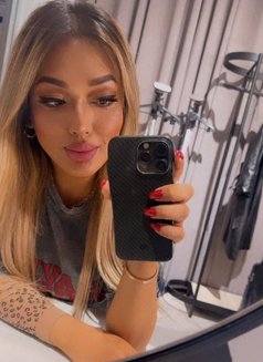 Sofisa Belarusian - Transsexual escort in Riyadh Photo 6 of 13