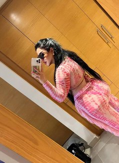 Sofiya - puta in New Delhi Photo 3 of 7