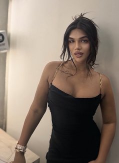 𝐒𝐈𝐋𝐊 𝐀𝐍𝐃 𝐒𝐈𝐍 𓂸 - Transsexual escort in Mumbai Photo 1 of 6