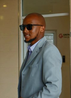 Softie - Acompañantes masculino in Nairobi Photo 2 of 2