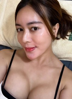 Softluxedoll - escort in Manila Photo 7 of 8