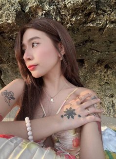 Sol - escort in Manila Photo 1 of 8