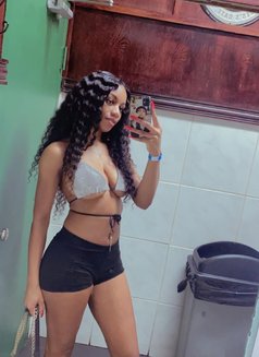 Solange - escort in Beirut Photo 2 of 8