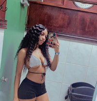 Solange - escort in Beirut