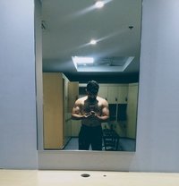 SoL (whatsapp only) - Acompañantes masculino in Dubai