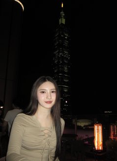 Solar Elle - Transsexual escort in Tokyo Photo 16 of 30