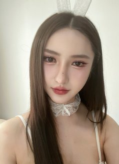 Solar Elle - Transsexual escort in Tokyo Photo 17 of 30