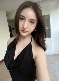 Solar Elle - Transsexual escort in Tokyo Photo 18 of 30