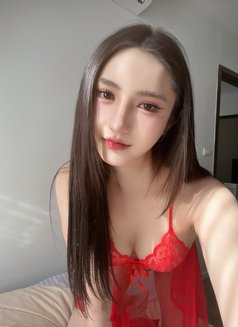 Solar Elle - Transsexual escort in Tokyo Photo 19 of 30