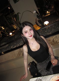 Solar Elle - Transsexual escort in Tokyo Photo 21 of 30
