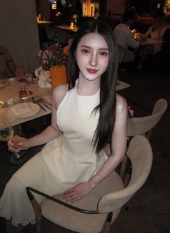 Solar Elle - Transsexual escort in Tokyo Photo 24 of 30