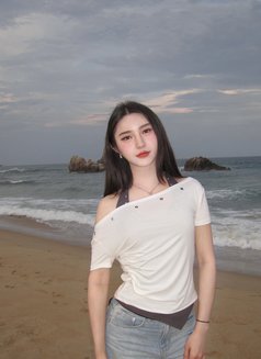 Solar Elle - Transsexual escort in Tokyo Photo 28 of 30