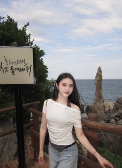 Solar Elle - Transsexual escort in Tokyo Photo 29 of 30