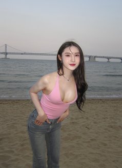 Solar Elle - Transsexual escort in Tokyo Photo 30 of 30