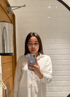 Solen - Transsexual escort in Manila Photo 3 of 10