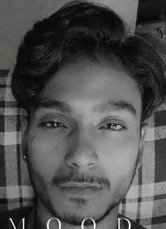 SOLO X - Acompañantes masculino in Mumbai Photo 5 of 5