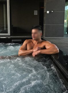 Solomon - Male escort in Tokyo Photo 5 of 5