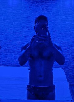 Solomon - Male escort in New Delhi Photo 2 of 3