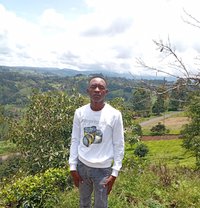 Solomon Mwangi - masseur in Nairobi