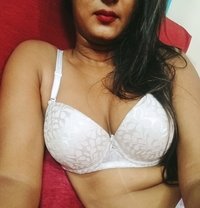 Soma Bhabi - puta in Gurgaon