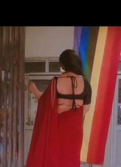 Somi - Transsexual escort in New Delhi Photo 1 of 3