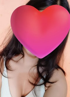 Somika (Cam Session Available Only) - puta in New Delhi Photo 7 of 8