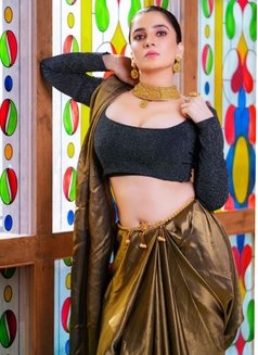Somiya Malhotra Indian Model - escort in Dubai Photo 1 of 4