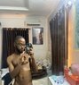 Somto - masseur in Lagos, Nigeria Photo 1 of 5