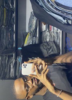 Somto - masseur in Lagos, Nigeria Photo 3 of 5