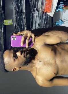 Somto - masseur in Lagos, Nigeria Photo 5 of 5