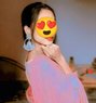 Somya Mehra - puta in Hyderabad Photo 4 of 4