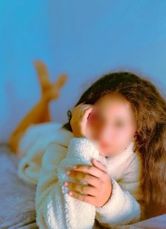 Somya Indipendent cam show & real meet - puta in Hyderabad Photo 2 of 4