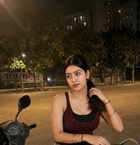 Somya the Smiling Girl Independent - puta in Gurgaon