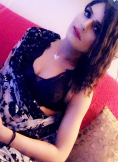 SONA 9INCHCOCK - Transsexual escort in New Delhi Photo 12 of 13