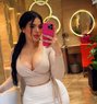 Sona - puta in Dubai Photo 1 of 2