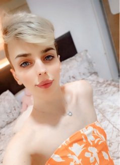 Sona - Transsexual escort in Erbil Photo 3 of 6