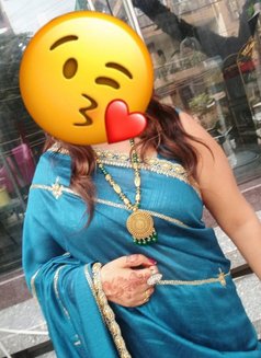 Sona Independent bhabhi - adult performer in New Delhi Photo 5 of 9