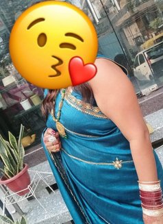 Sona Independent bhabhi - adult performer in New Delhi Photo 6 of 9
