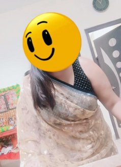 Sona Independent bhabhi - adult performer in New Delhi Photo 9 of 9