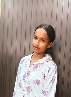 Priya cam and meet - puta in Chennai Photo 1 of 1