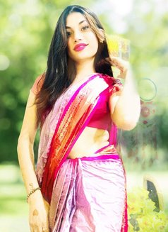 Sona Pari - Acompañantes transexual in Hyderabad Photo 10 of 13
