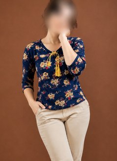 Hot Girl GF experience meet & cam - escort in Hyderabad Photo 2 of 4