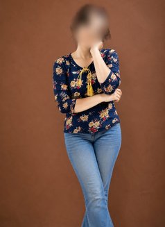 Hot Girl GF experience meet & cam - escort in Hyderabad Photo 3 of 4