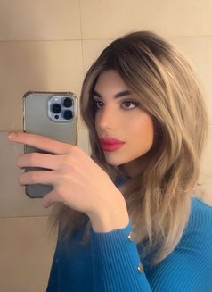 Sona - Transsexual escort in Beirut Photo 5 of 6
