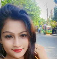 Sonakshi - escort in Mumbai Photo 2 of 3