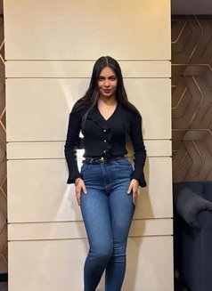 Sonakshi - escort in Bangalore Photo 1 of 3