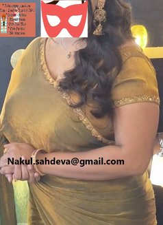 Sonakshi Yaamini - puta in Kolkata Photo 1 of 3